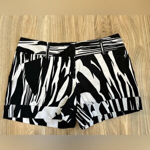Express Black and White Print Shorts Size 10